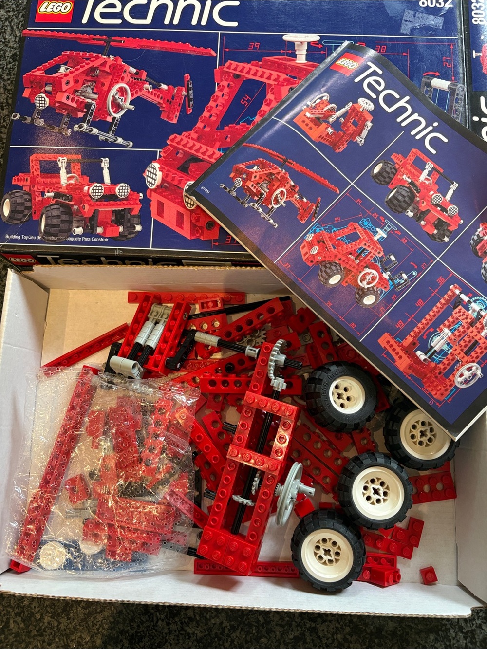 LEGO 8032 Technic Red and White Off-Road Buggy Set